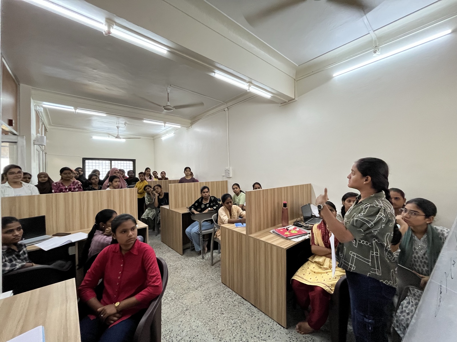 Student presentations & discussion — programme archive photograph 3